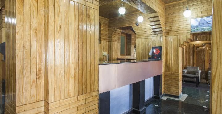 Hotel Pamposh Srīnagar Esterno foto